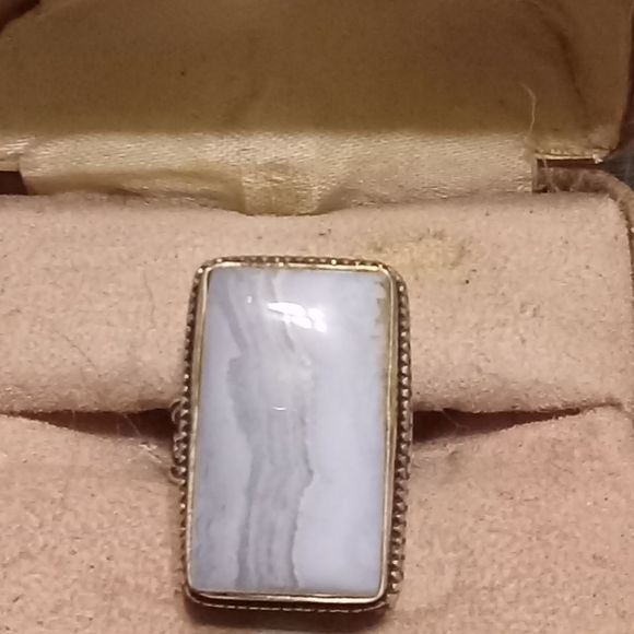 Beautiful Natural Blue Lace Agate in Sterling Silver Setting - Picture 4 of 4